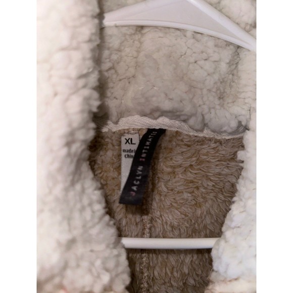 It’s that time!! 🎄🤶Reindeer red nose onesie, ex-large, but fits more like a lg - Picture 8 of 9